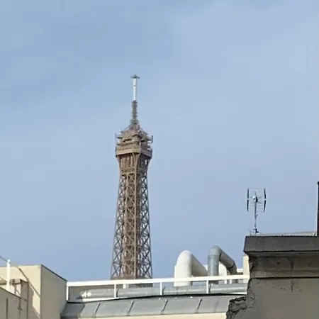 Vue Surtour Eiffel * Paris