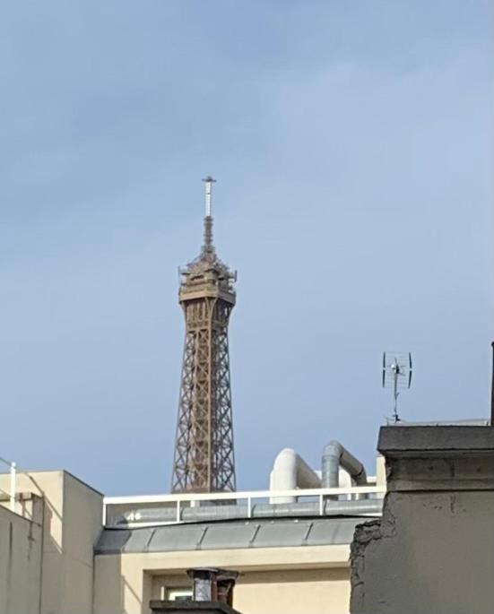Vue Surtour Eiffel * Paris